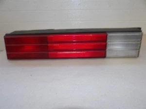 PLYMOUTH RELIANT 1981-1983 LH LÁMPARA DE LUZ TRASERA LATERAL DEL CONDUCTOR excepto Station Wagon - Imagen 1 de 6