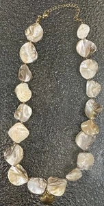 Grober Einzelstrang Strang Korallenmuscheln mit vergoldeter Muschel Halskette - Bild 1 von 2