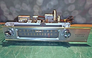 Sintonizador de tubo estéreo AM FM Silvertone vintage 528.53570 - Imagen 1 de 18