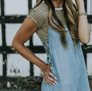 Camiseta Free People We The Free Clare en Combo Ejército Talla Pequeña - Imagen 1 de 13