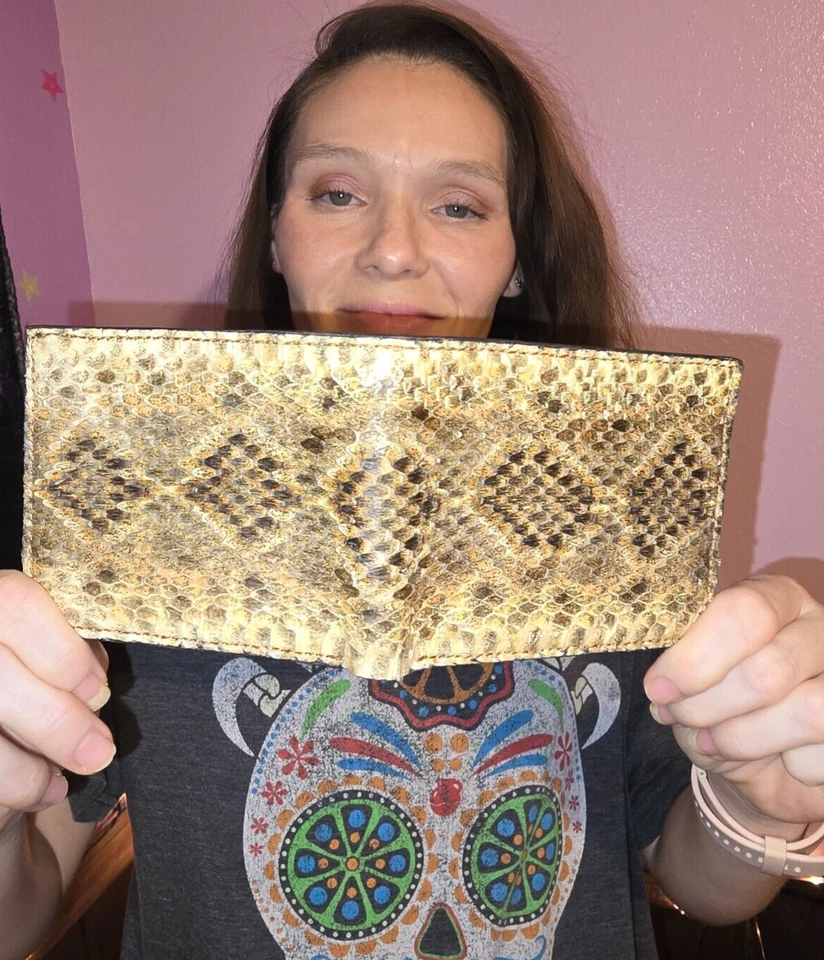 RATTLESNAKE Wallet Men Billfold snake skin Original Slim Pocket v cut interior - Image 1 of 4