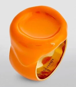 Anello argento placcato Bottega Veneta sigillo smalto arancione e oro taglia 9,5 US/21 IT - Foto 1 di 10