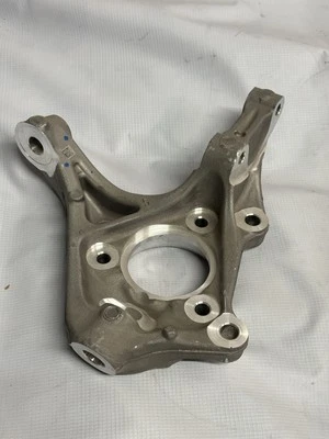 GMC 2018 2024 Terrain delantero izquierdo lado del conductor husillo nudillo cubo de rueda OEM 20 21 Foto 1 de 4