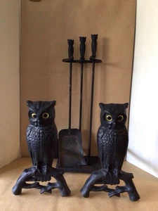 Vintage Kamin Gusseisen 15" Eule Andirons mit Glasaugen & Werkzeug KOSTENLOSER VERSAND - Bild 1 von 15