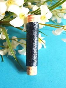 28B / Beautiful Coil Pure Wire Silk Drawstring Gutermann Blue Steel N° 434 - Picture 1 of 1