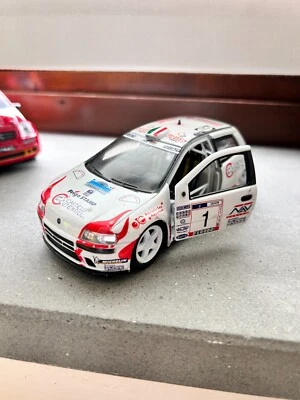 Saico 1:32 FIAT PUNTO SUPER 1600 Navarra / Fedeli Rally De Moise 2001 MIB - Immagine 1 di 4
