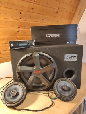 Subwoofer (800W) mit Endstufe, Bluetooth Radio - Bild 1 von 4