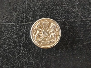 Escudo uniforme botón de león y caballo del Reino Unido Segunda Guerra Mundial - Imagen 1 de 2