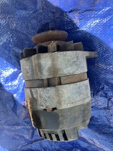 TRIUMPH SPITFIRE MG MIDGET MGB ALTERNATOR - Picture 1 of 2