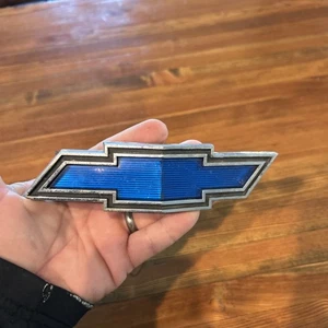 Vintage 1969 CHEVROLET IMPALA Grille Grill BOWTIE Emblem Badge PART 3941245 - Picture 1 of 14
