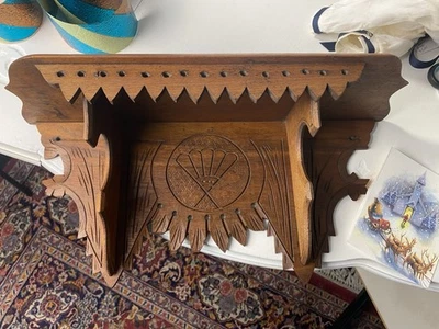 Antiguo estante individual victoriano Eastlake de roble macizo tallado  Foto 1 de 4