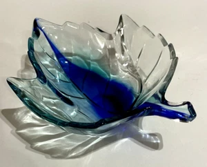 Ciotola vetro arte vintage foglia d'acero design Mikasa studio blu cobalto e acqua 6,75 - Foto 1 di 6