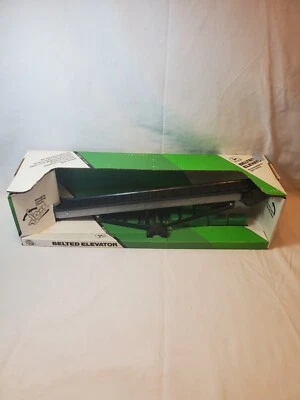 John Deere Vintage 1993 Ertl Belted Elevator 1/16 Scale #5609 NIB Made In USA  - Image 1 of 4