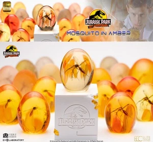 Jurassic Mosquito in Amber Statue - Universal IP Collectible Model - Picture 1 of 6