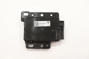 2017 - 2023 TESLA MODEL 3 CENTER CONSOLE USB HUB CONTROL MODULE OEM 152226400B - Bild 1 von 11