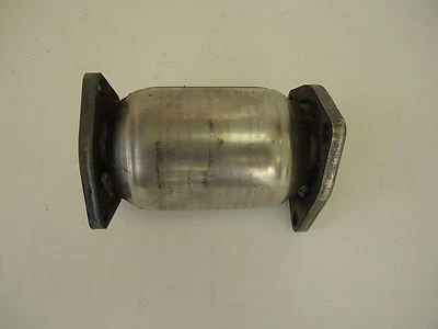 2004 2005 Chevrolet Aveo 1.6L L4 Front Catalytic Converter Foto 1 de 4