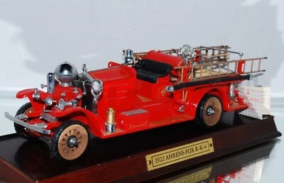 Franklin/Danbury mint 1:32 1922 Ahrens Fox R K 4 Fire Engine truck classic Model - Image 1 of 4