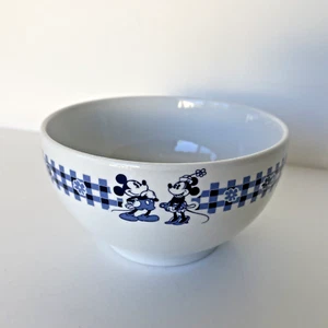 Mickey and Minnie Cereal Soup Bowl Walt Disney Disneyland Paris Exclusive - Picture 1 of 9