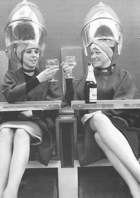 PELUQUERÍA LONDRES POSTALES TODAS LAS OCASIONES AÑOS 60 FOTOGRAFÍA PHILIP TOWNSEND Foto 1 de 4