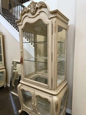 Michael Amini Lavelle - Image 1 of 2