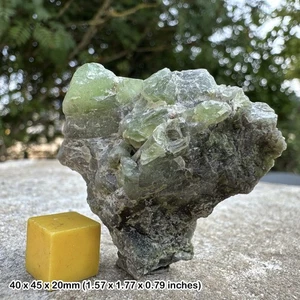 Rare grade a peridot with black magnetite natural crystal, supat mine, - Picture 1 of 1