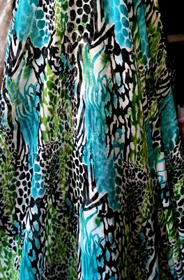  TELA DE GASA MULTICOLOR ESTAMPADO ANIMAL 58" DE ANCHO PRECIO 1 METRO  Foto 1 de 4