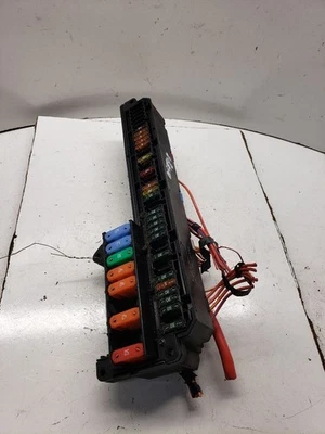 Caja de fusibles motor maletero montado para 06-10 BMW 650i 1382853 Foto 1 de 4