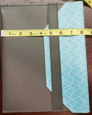 Funda para Tablet iPad 10 Pulgadas Gris Imitación Cuero con Patrón de Panal Azul Foto 1 de 4