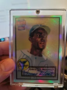 2001 Topps Archives Reserve Minnie Minoso "Autograph Rookie Reprint Refractor" - Picture 1 of 3