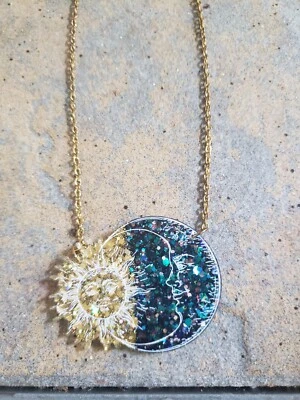 全新无标签异想天开 漂亮的丙烯酸 环氧闪光 太阳和月亮 金链 项链 19-20 — 第 1/4 张图片