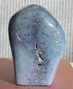 ÁGATA DE UVA PULIDA FORMA LIBRE 4,81 PULGADAS DE ALTO/1471 GRAMOS (MÁS DE 3 LIBRAS) - Imagen 1 de 7