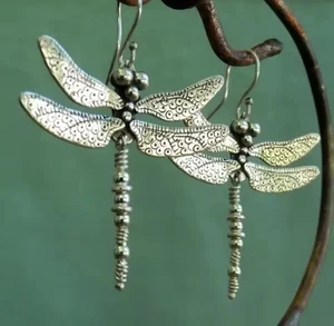 Retro Boho Burnished Silver Vintage Dragonfly Dangle Earrings Women Gift - Picture 1 of 3