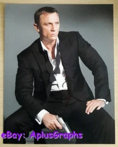 DANIEL CRAIG.. Tuxedo Clad Charmer (Bond 007) SIGNED 11x14 - Picture 1 of 2
