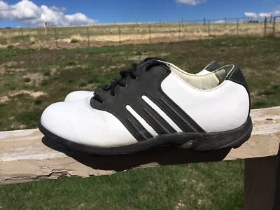 Zapatos de golf Adidas blancos negros talla 8 para hombre falta un pico Foto 1 de 4