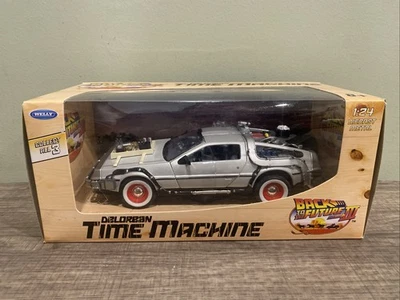 Welly 1: 24 比例压铸回到未来 III Delorean 时间机器 全新 — 第 1/4 张图片