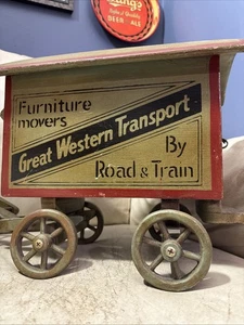 Antiker Modellwagen Spielzeug toller Westerntransport mit Straße & Zug Möbel Umzugsunternehmen - Bild 1 von 24