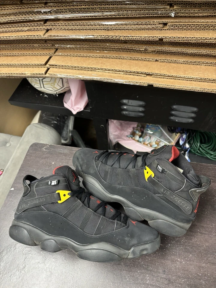 Talla 10.5 - Air Jordan 6 Anillos Negro Rojo Azufre Foto 1 de 4