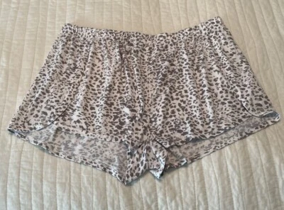 Women’s Large Pajama Short Gray White Animal Print Polyester Spandex - Image 1 of 4