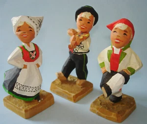 Vintage Henning Wooden Dancing Couple & Fiddler Folk Hand Carved Figures Norway - Picture 1 of 10