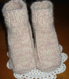 HAND KNITTED WOMAN DORM BOOTS ~ MEDIUM 8 ~ 9 ~ ALPACA TWIST ~ "CUTE" ~ NEW - Picture 1 of 6
