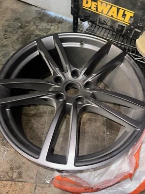 2022 porsche cayenne hybrid wheel - Image 1 of 4