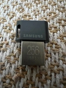 Clé USB Samsung FIT Plus 256 Go USB-A - Photo 1/8