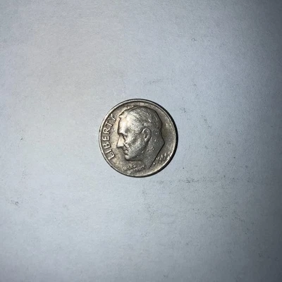 1966 Roosevelt dime w/ no mint mark in good condition - Image 1 of 2