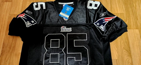 Brand New England Patriots #85 Chad Ochocinco Dual patch SEWN Black Jersey brady Cover