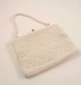 Bolso de mano vintage Bonwit Teller con cuentas blancas de semillas - Imagen 1 de 12