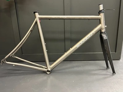 Cuadro de carretera Sabbath Silk Road 700c freno de llanta titanio 54 cm Foto 1 de 4