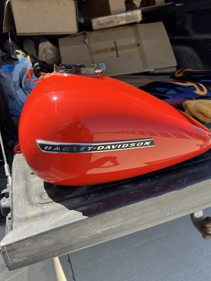 Tanque de combustible de gasolina Harley Touring Foto 1 de 4