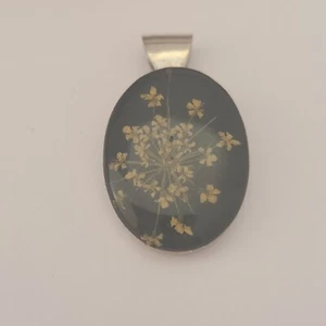 COLGANTE OVALADO VINTAGE PLATA ESTERLINA Y FLORES REALES EN RESINA 925 - Imagen 1 de 5