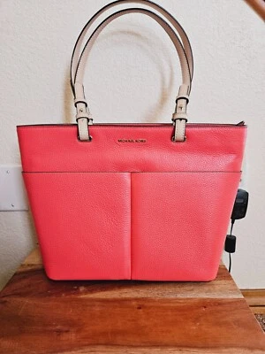 Bolso de Hombro Michael Kors Bedford Cuero Guijarro Bolsillo Medio - Dalia Foto 1 de 4