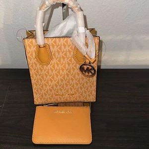 Neu mit Etikett Michael Kors Mercer XS Shopper Leder Umhängetasche und Jet Set Reise Kartenetui - Bild 1 von 6